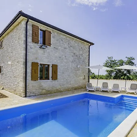 Sanja House With Apartamento Umago